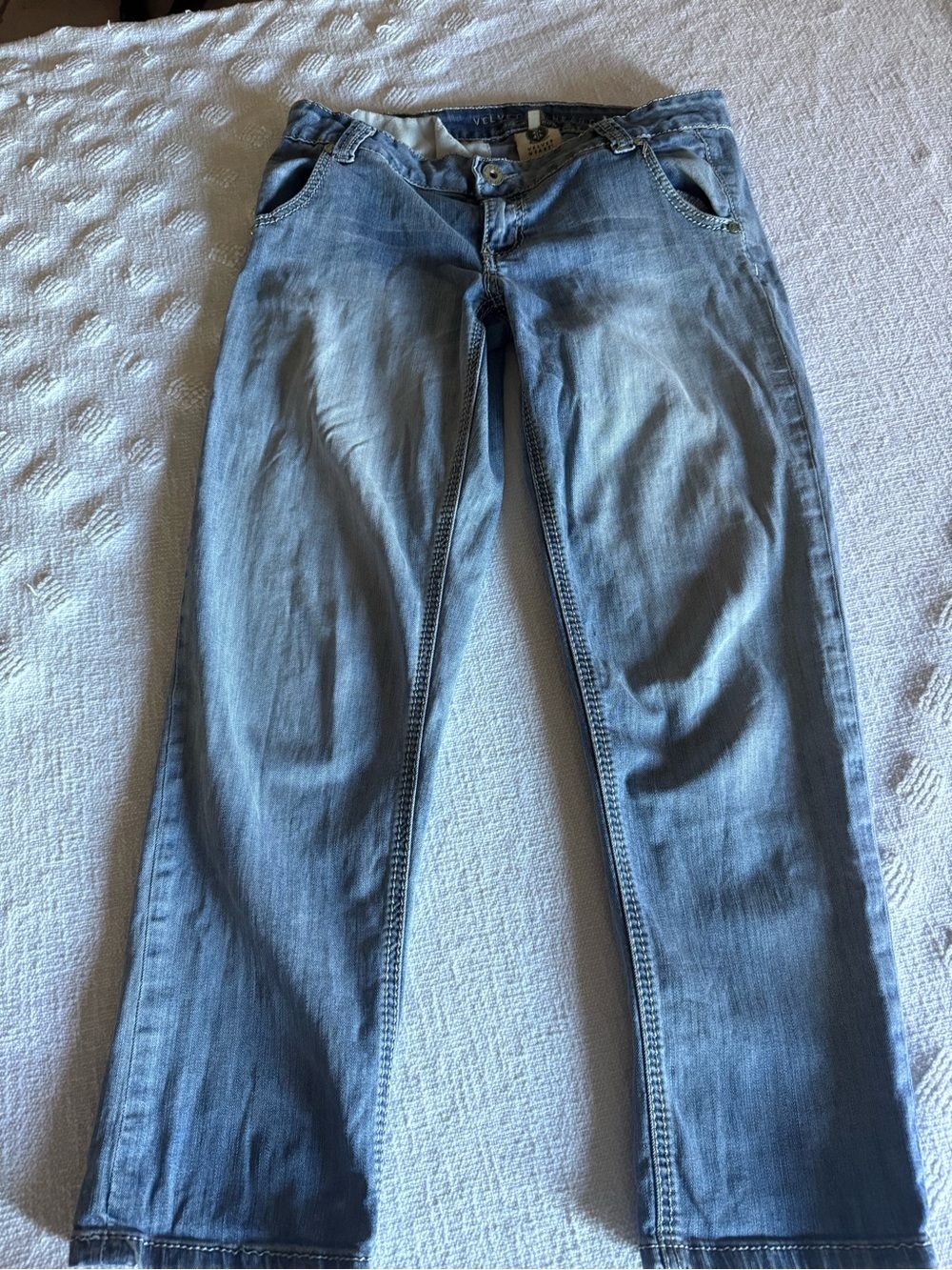 Velvet Heart cropped jeans -SZ 8
@15